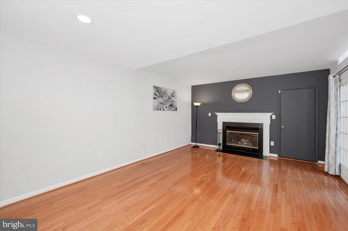 20409 Remsbury Place Gaithersburg, MD 20886 - Photo 7 of 39