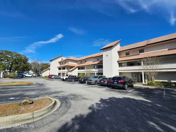 $1,645 | 1307 River Hills Circle East, Unit 16, Jacksonville, FL 32211
