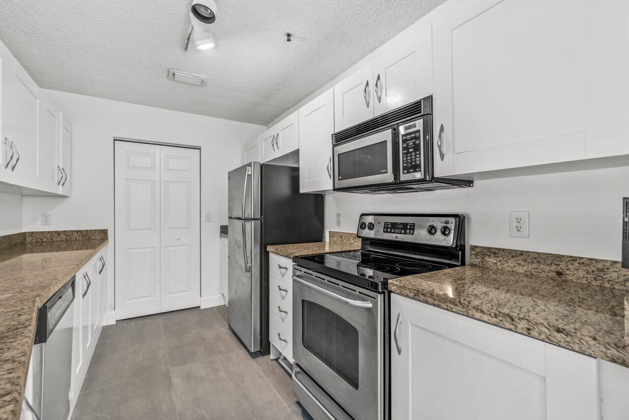 3131 Clint Moore Road, Unit 202 Boca Raton, FL 33496 - Photo 4 of 36 004-3131ClintMooreRoad-BocaRaton-FL-3349