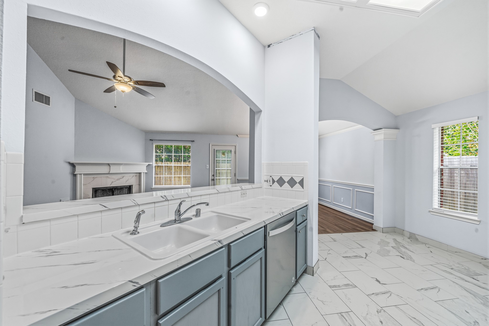 15007 Changing Oak Ridge Court Houston, TX 77082 - Photo 12 of 28