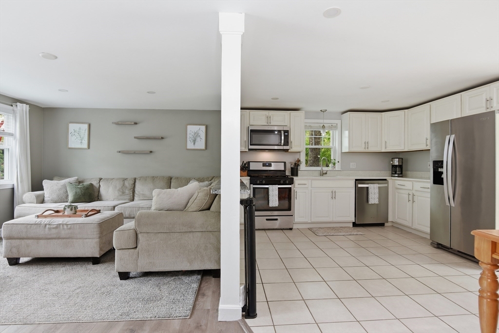 38 Barker Road East Wareham, MA 02538 - Photo 4 of 29