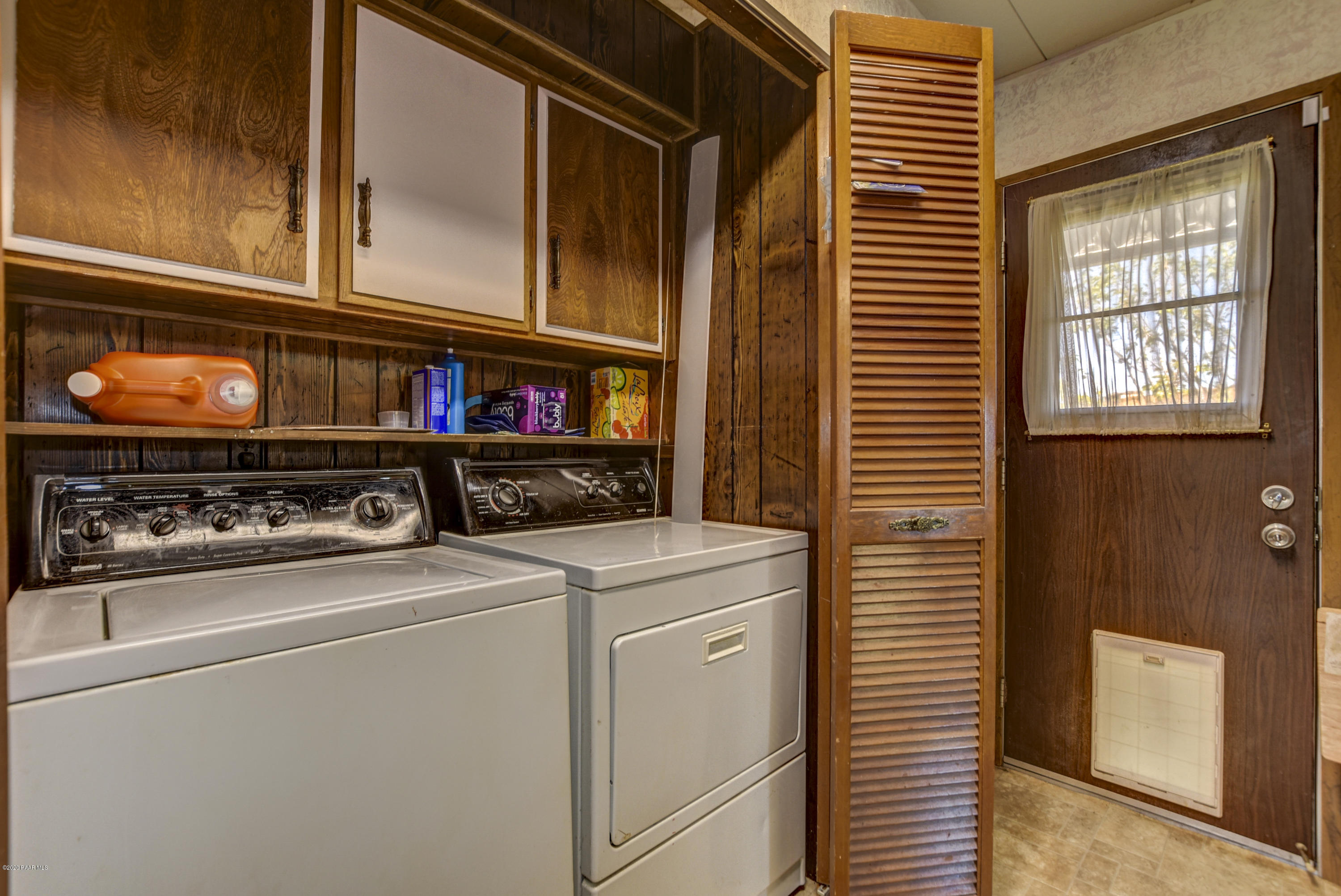 10280 East Durham Road Dewey, AZ 86327 - Photo 13 of 29 Laundry Room