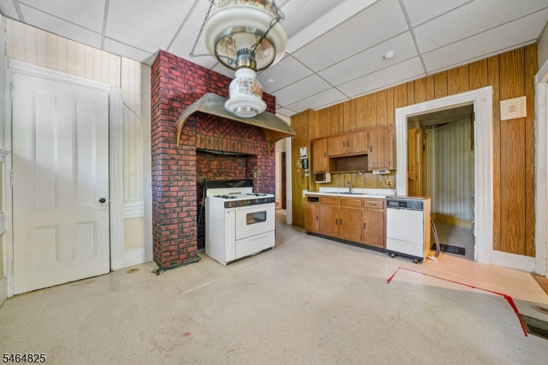 279 Scotland Road South Orange, NJ 07079 - Photo 9 of 32 Gallery Image 9