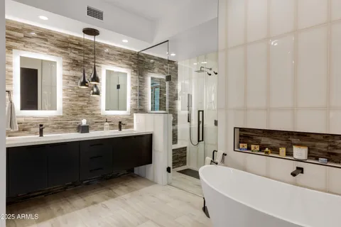 $1,599,000 | 6525 East Cave Creek Road, Unit 9, Cave Creek, AZ 85331