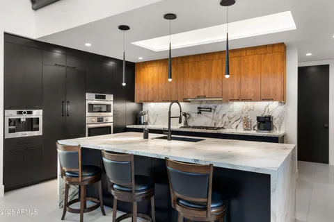 $1,599,000 | 6525 East Cave Creek Road, Unit 9, Cave Creek, AZ 85331