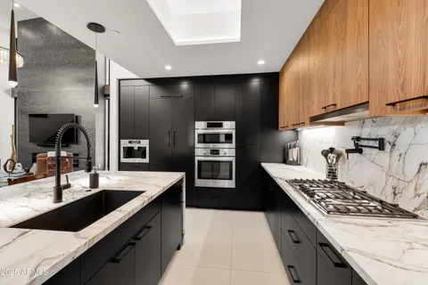 $1,599,000 | 6525 East Cave Creek Road, Unit 9, Cave Creek, AZ 85331