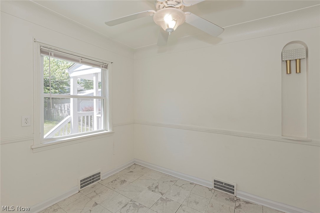 3266 Yorkshire Road Cleveland, OH 44118 - Photo 29 of 34