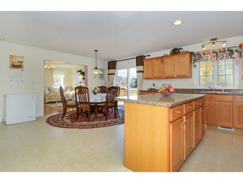 53 A Rutland Street Dover, NH 03820 - Photo 2 of 25 Gallery Image 2