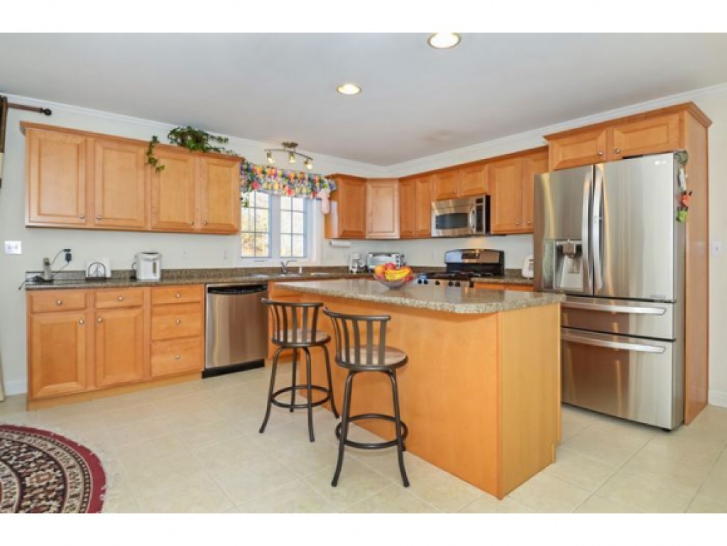 53 A Rutland Street Dover, NH 03820 - Photo 4 of 25 Gallery Image 4