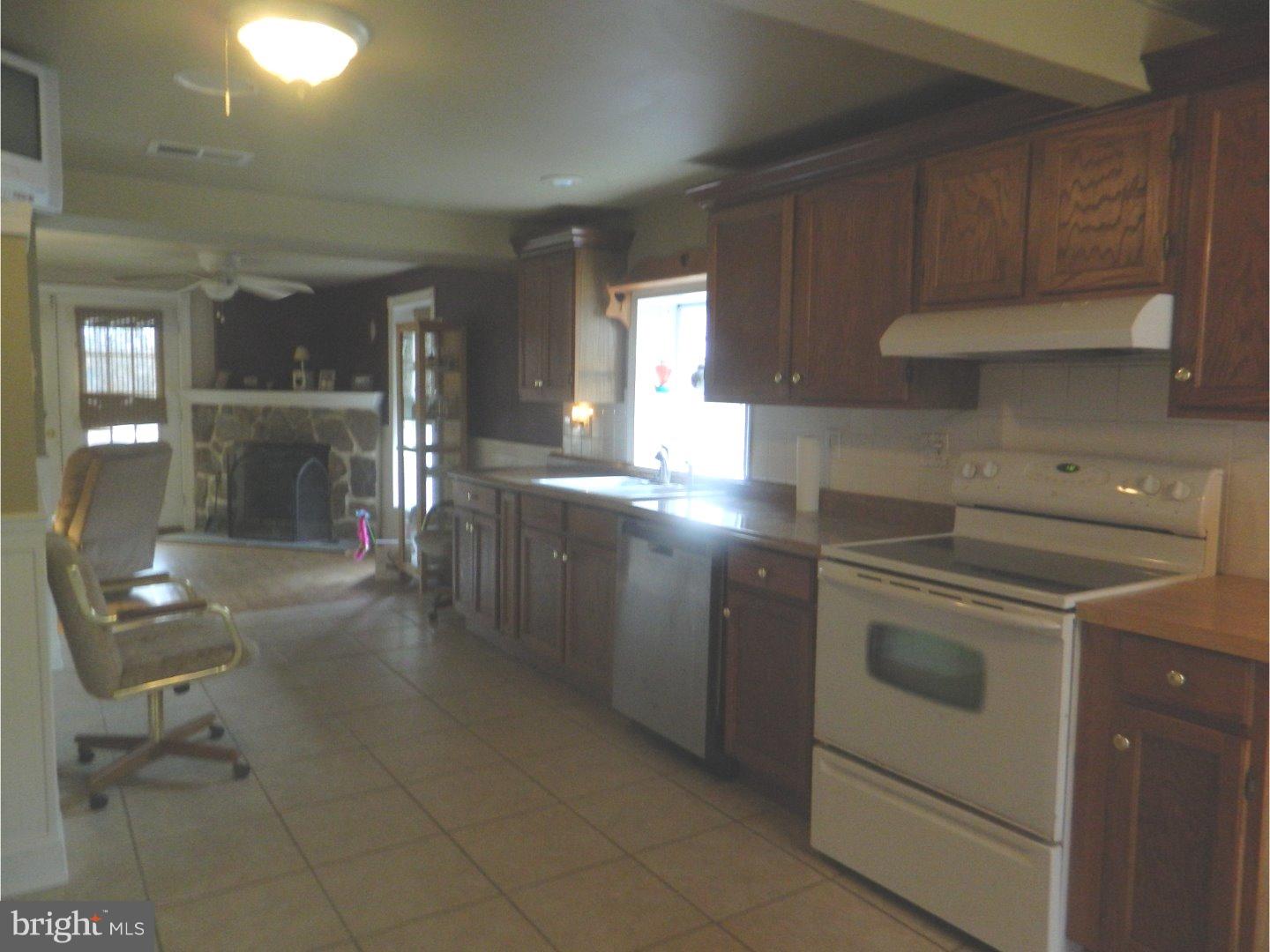 75 Lyndell Road Downingtown, PA 19335 - Photo 12 of 25 Kitchen