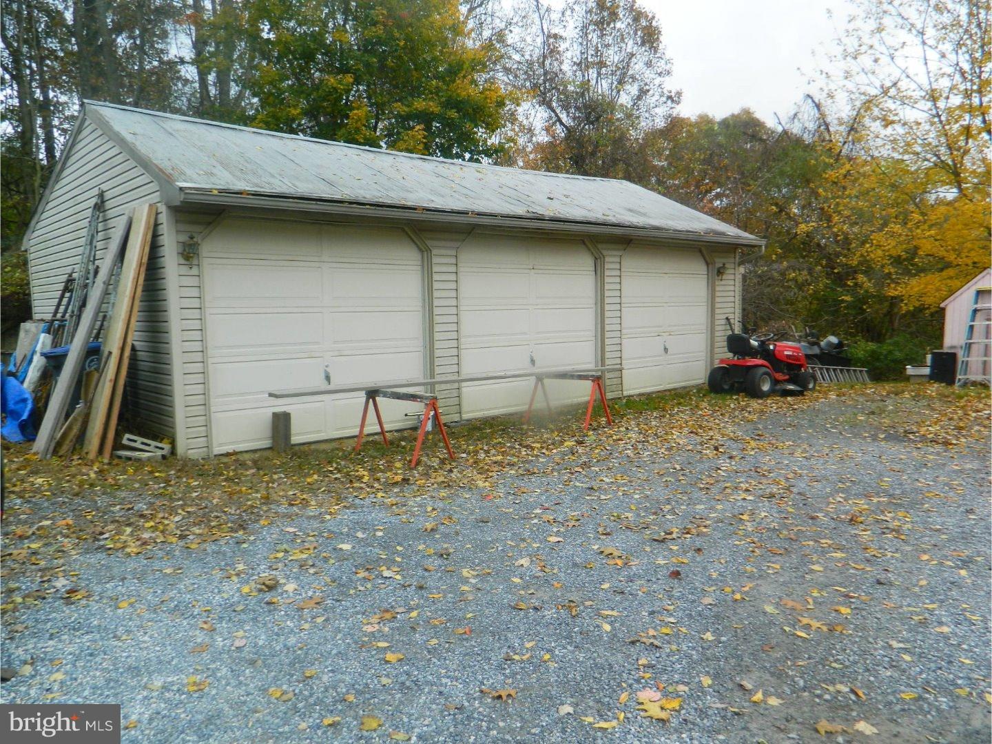 75 Lyndell Road Downingtown, PA 19335 - Photo 3 of 25 Garage