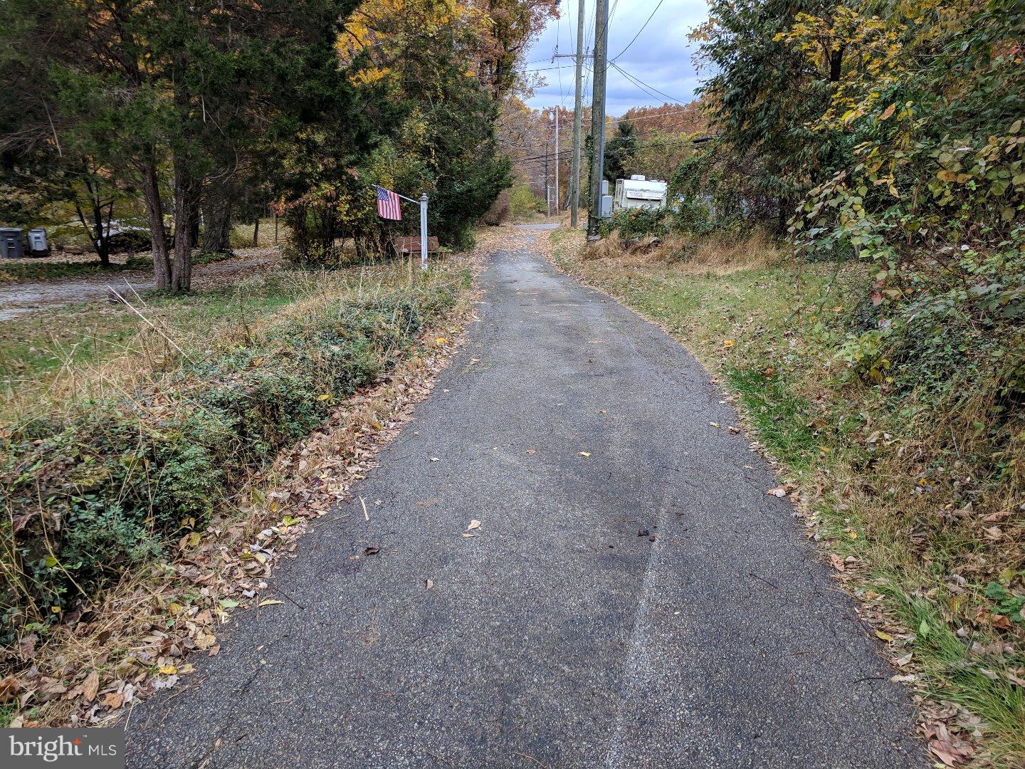 75 Lyndell Road Downingtown, PA 19335 - Photo 25 of 25 Driveway
