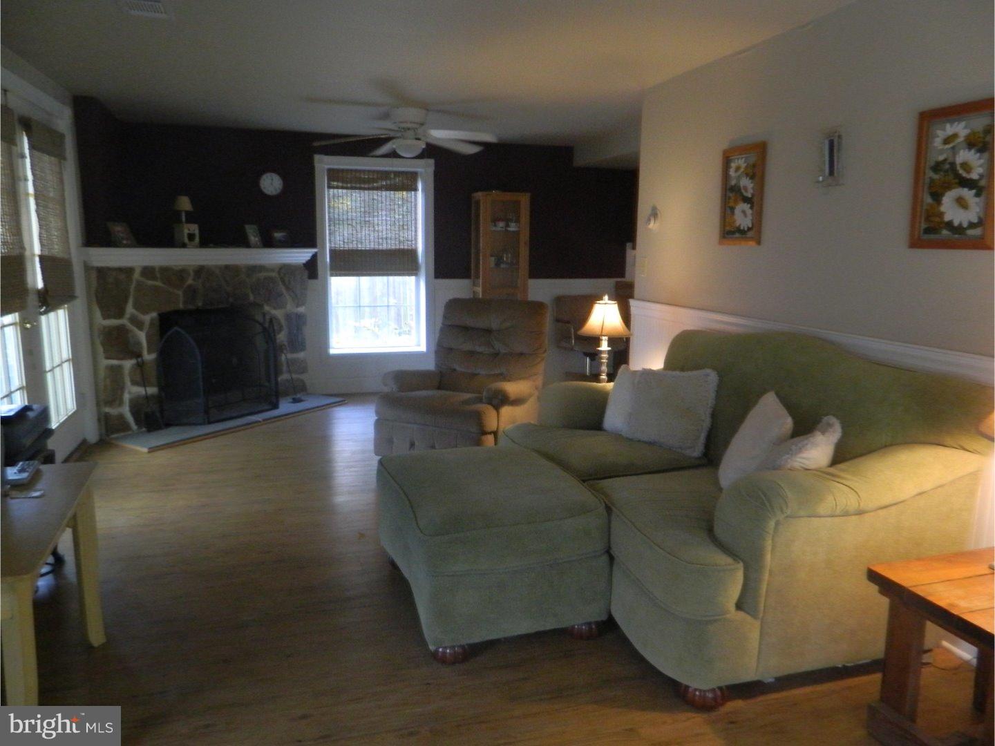 75 Lyndell Road Downingtown, PA 19335 - Photo 6 of 25 Living Room