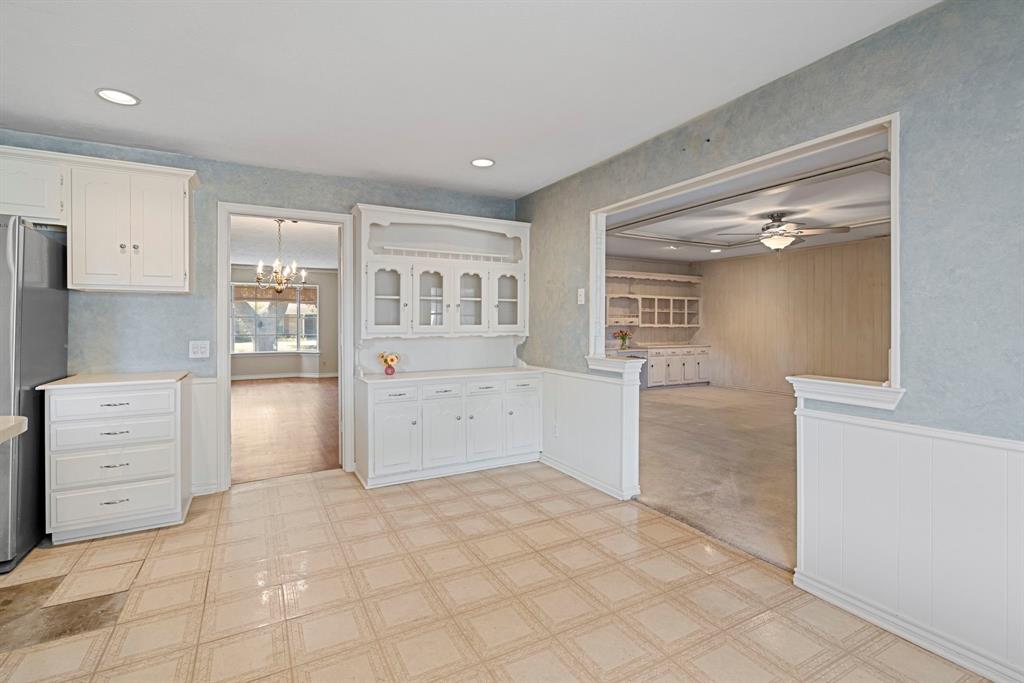 10146 Coveridge Drive Dallas, TX 75238 - Photo 14 of 27