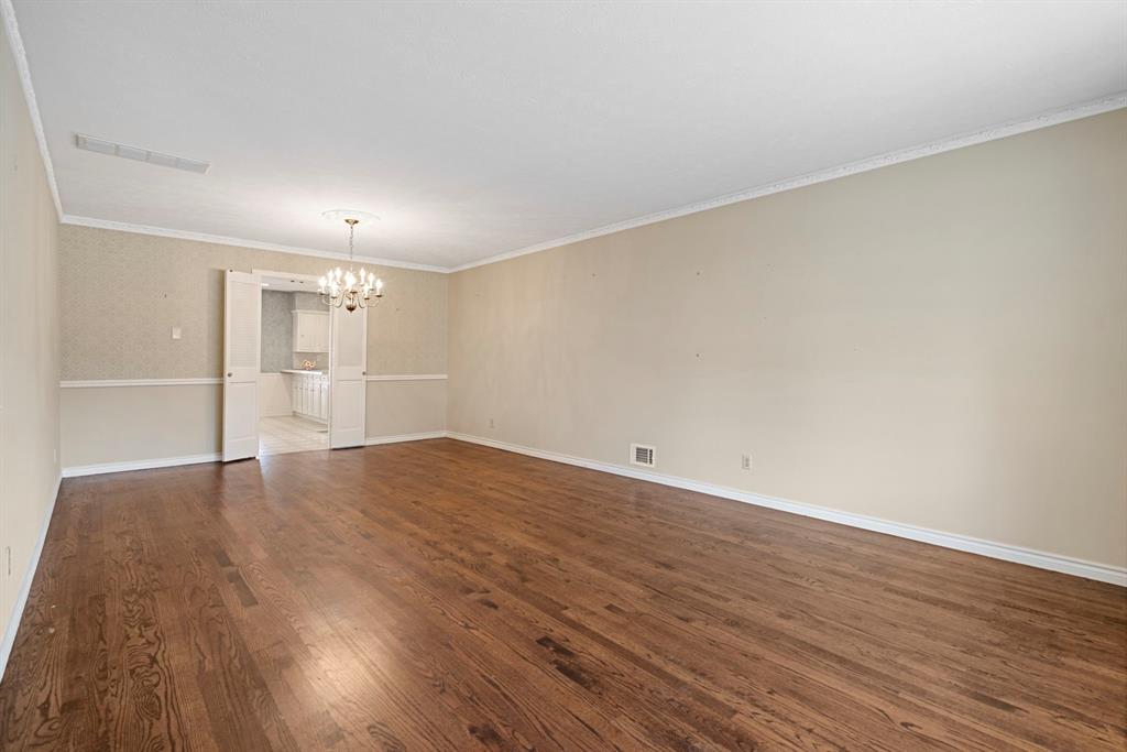 10146 Coveridge Drive Dallas, TX 75238 - Photo 5 of 27