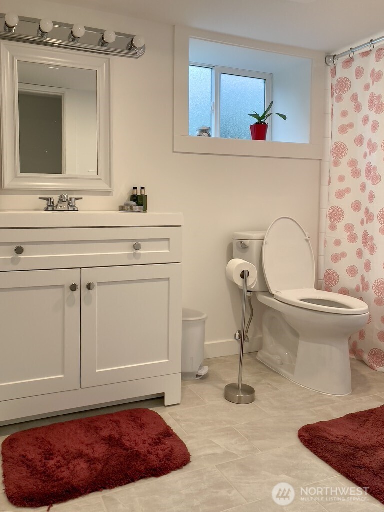 3943 South Orcas Street Seattle, WA 98118 - Photo 14 of 22