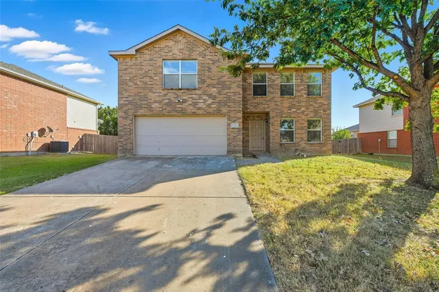 $240,000 | 717 Redwing Drive, Saginaw, TX 76131