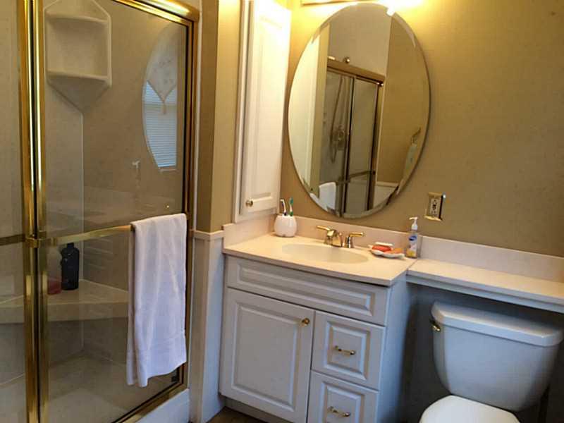 321 Thompson Run Road Pittsburgh, PA 15237 - Photo 20 of 24 Full Bath. Updated full bath with ceramic shower.