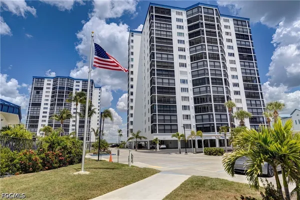 $649,000 | 4753 Estero Boulevard, Unit 1002, Fort Myers Beach, FL 33931