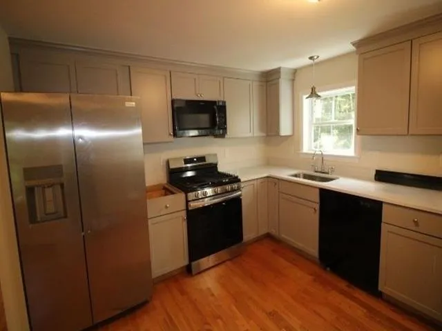 $3,250 | 66 Goodhue Road, Derry, NH 03038