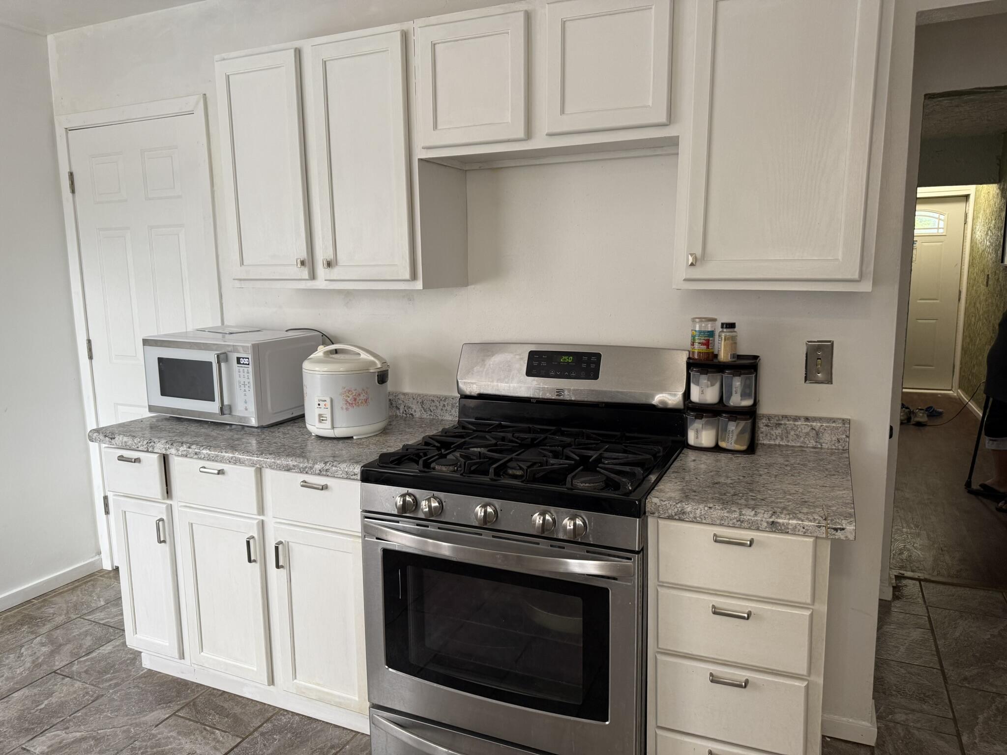 8820 West Mill Road Milwaukee, WI 53225 - Photo 12 of 15 12 Kitchen