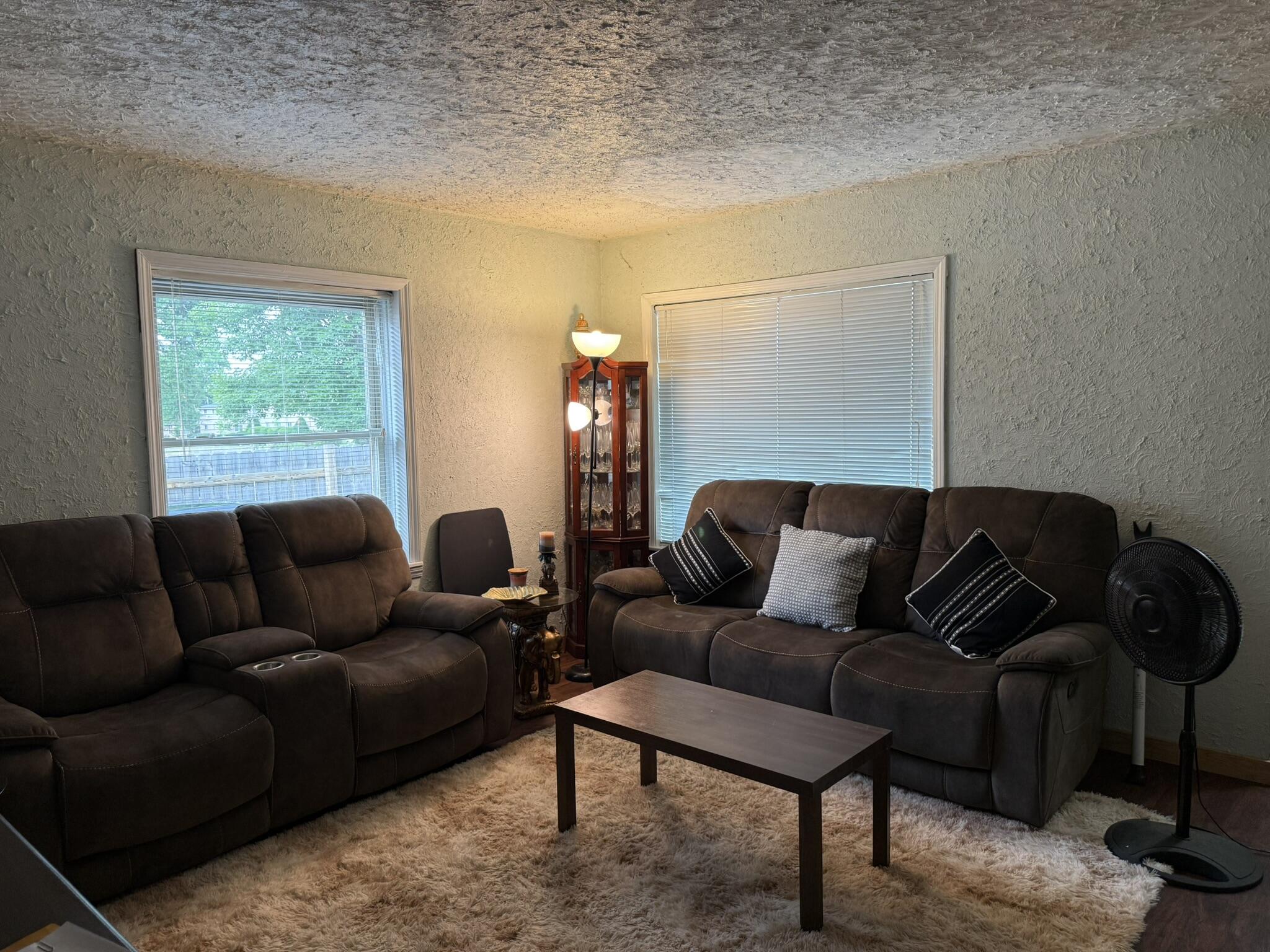 8820 West Mill Road Milwaukee, WI 53225 - Photo 13 of 15 13 Living room