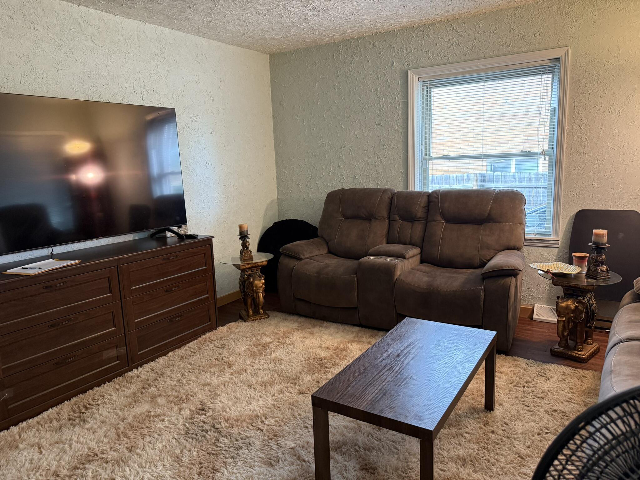 8820 West Mill Road Milwaukee, WI 53225 - Photo 14 of 15 14 Living room