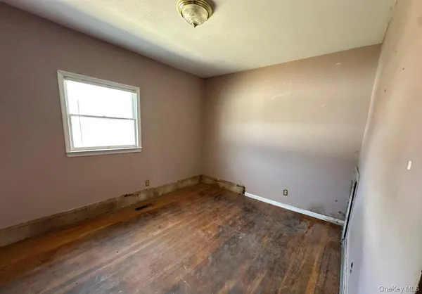 $499,900 | 97 Pardee Avenue, Islip, NY 11751