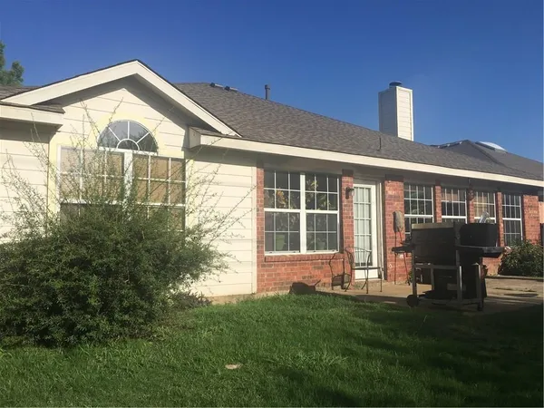 $2,395 | 2504 Blue Holly Drive, Corinth, TX 76210