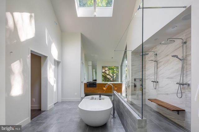 $2,445,000 | 1124 Dominion Court, McLean, VA 22102