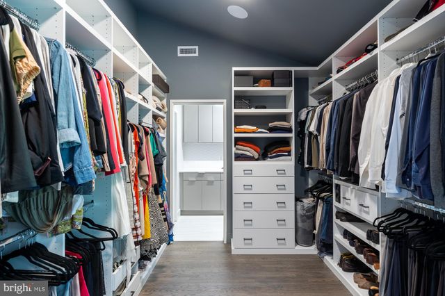 $2,445,000 | 1124 Dominion Court, McLean, VA 22102