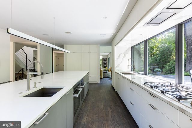 $2,445,000 | 1124 Dominion Court, McLean, VA 22102