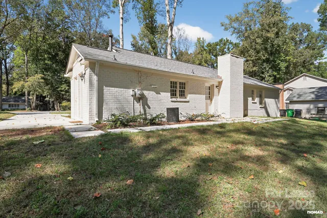 a view of backyard of house