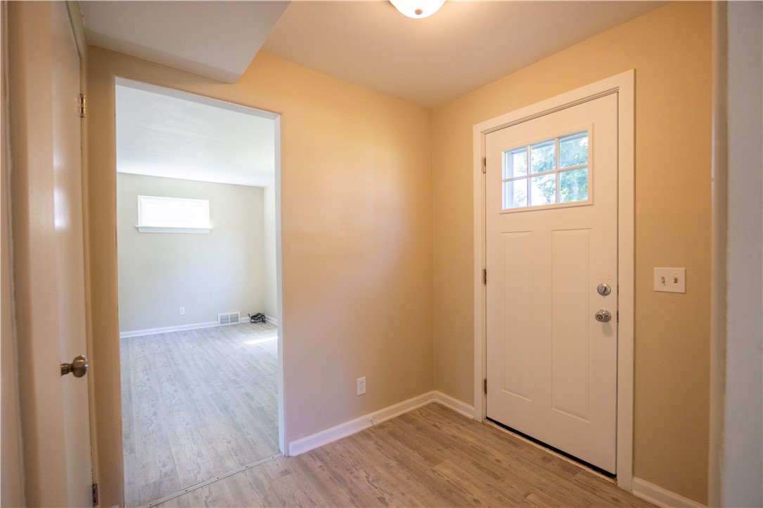 45 Isabelle Street Rochester, NY 14606 - Photo 3 of 24