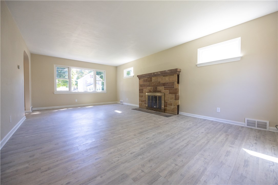 45 Isabelle Street Rochester, NY 14606 - Photo 4 of 24