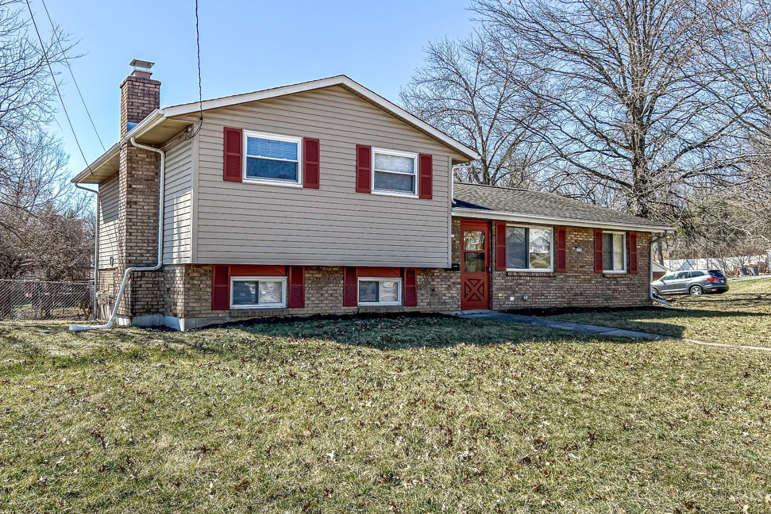 10124 Pottinger Road Cincinnati, OH 45251 - Photo 3 of 28 Gallery Image 3
