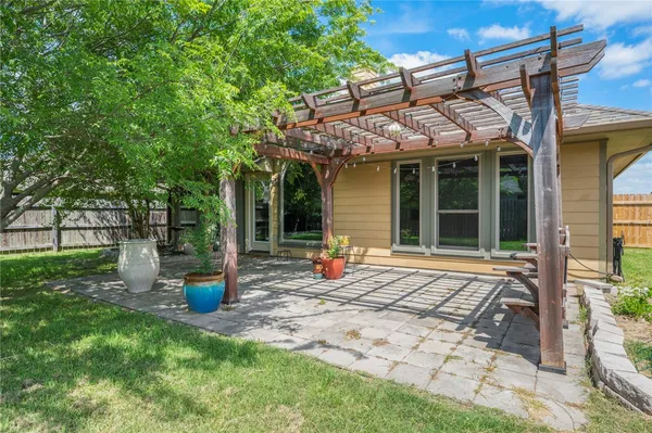 $290,000 | 1700 Kingsgate Drive, Bryan, TX 77807