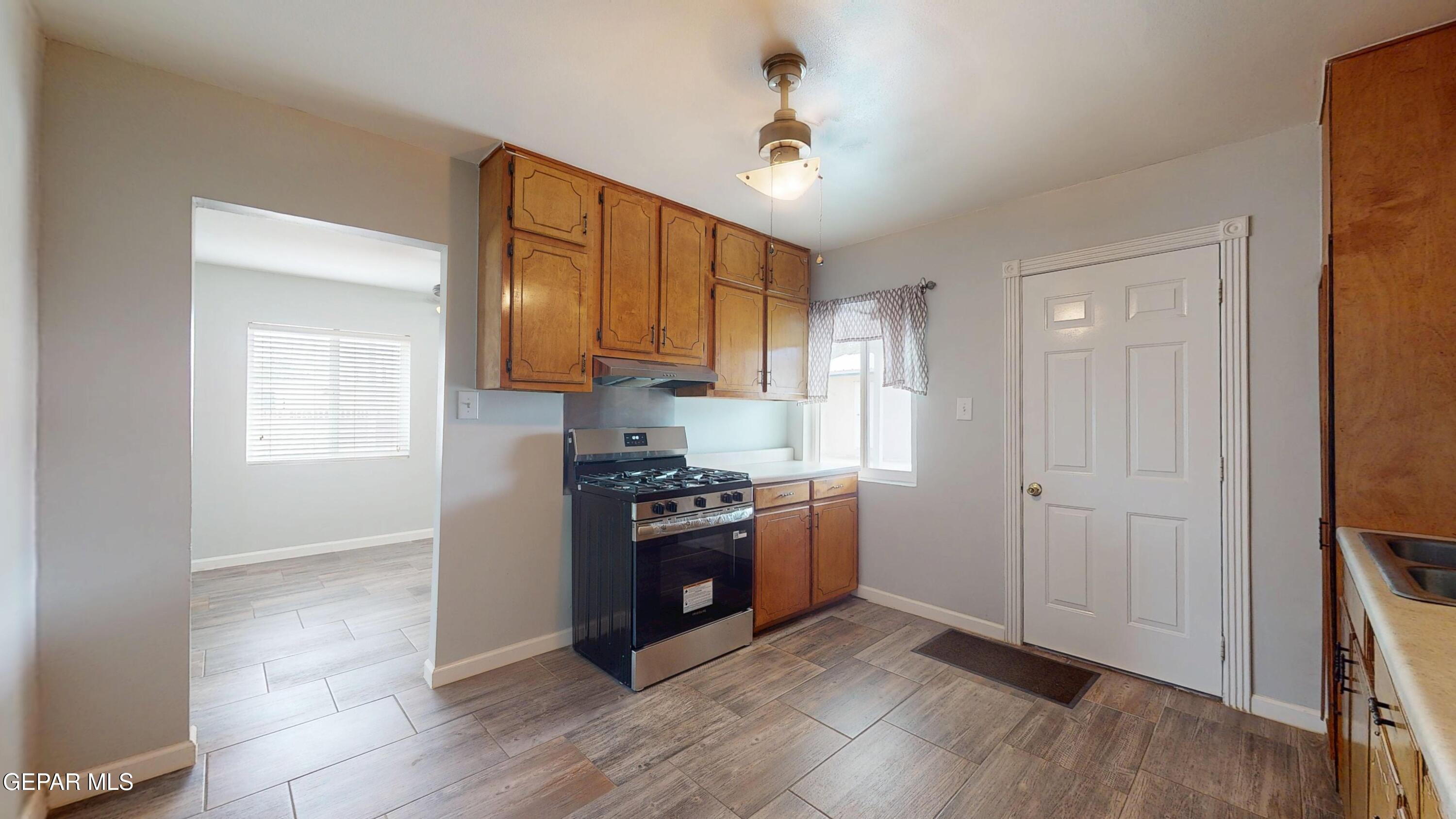 436 Gorman Street Anthony, NM 88021 - Photo 9 of 18 436-Gorman-St-06182026_182408 Kitchen 1
