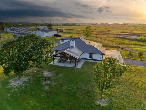 $765,000 | 10762 Bigham Road, Troy, TX 76579