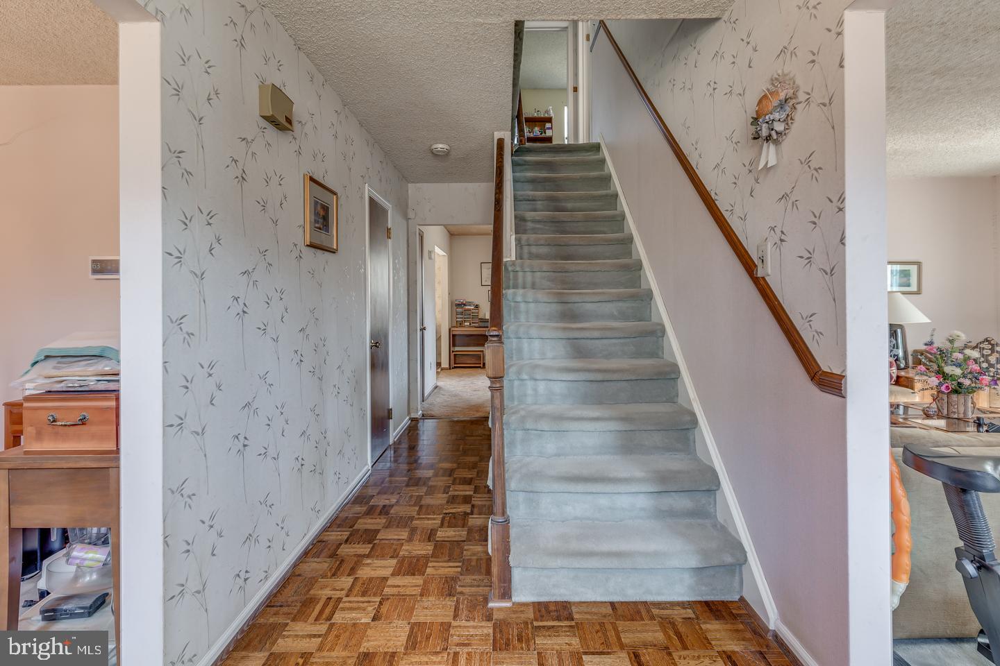 113 Heath Road Medford, NJ 08055 - Photo 2 of 38 Foyer