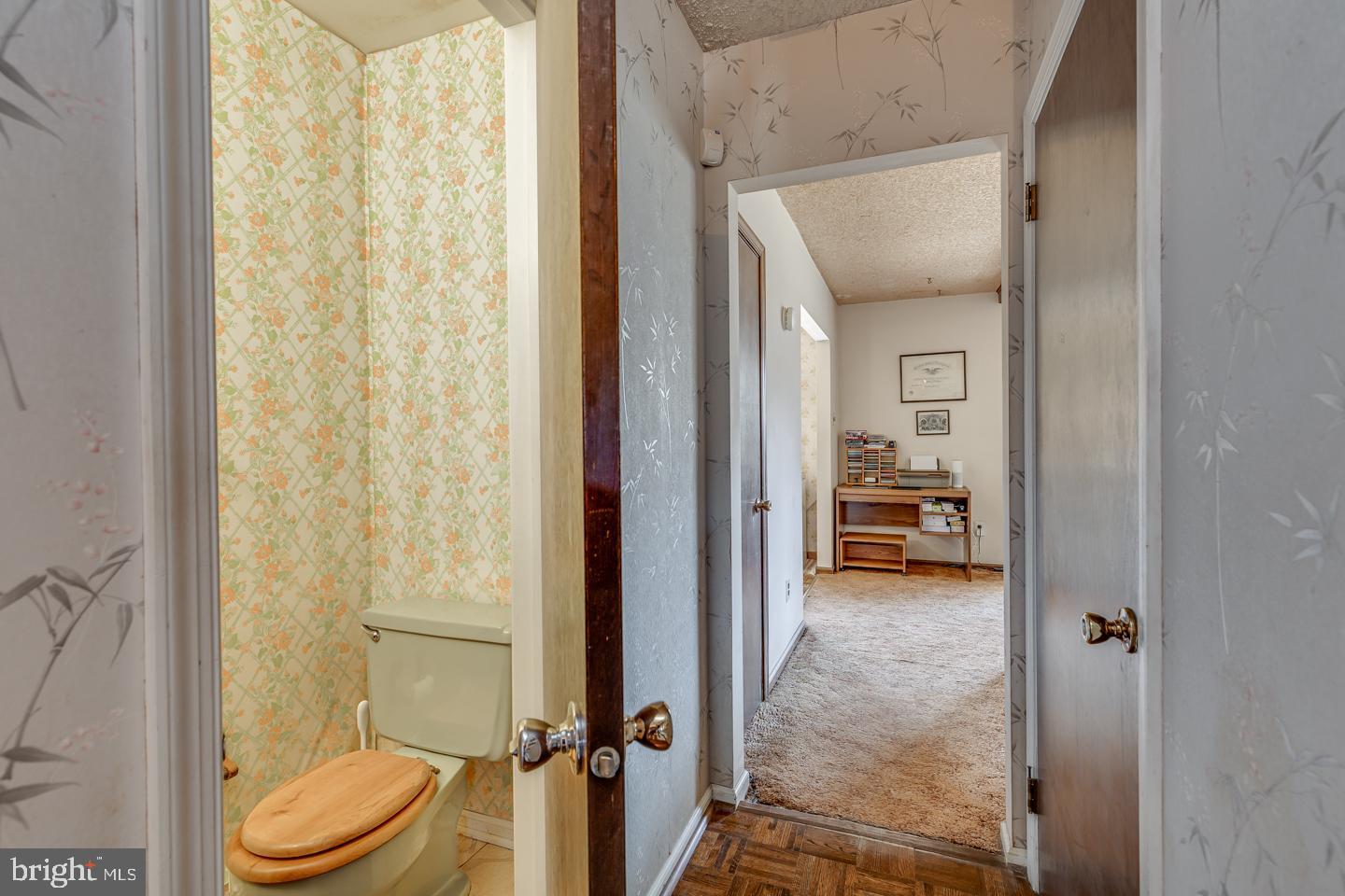 113 Heath Road Medford, NJ 08055 - Photo 12 of 38 Main Floor Powder Room