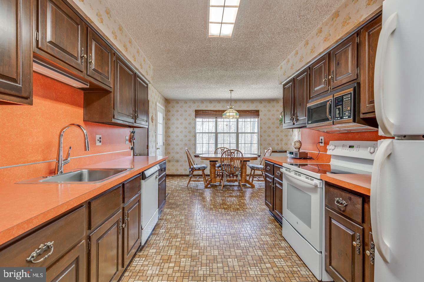 113 Heath Road Medford, NJ 08055 - Photo 5 of 38 Kitchen