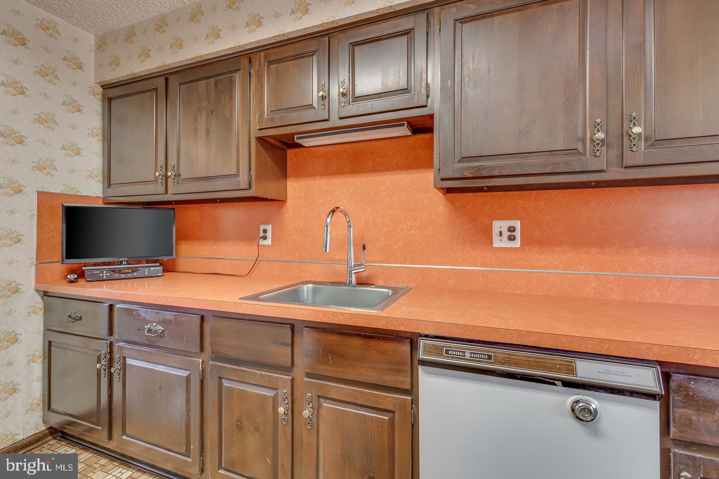 113 Heath Road Medford, NJ 08055 - Photo 8 of 38 Kitchen