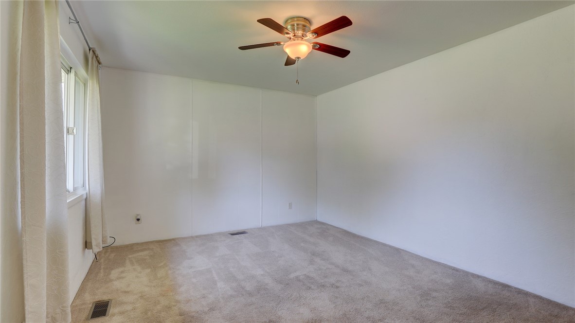 3124 East Robin Drive Decatur, IL 62526 - Photo 7 of 26