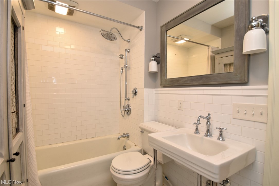 3066 Woodbury Road Cleveland, OH 44120 - Photo 27 of 35 Gallery Image 27