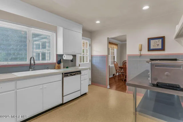 $749,900 | 201 Dogwood Lane, Lincroft, NJ 07738