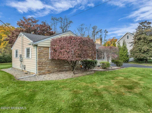 $749,900 | 201 Dogwood Lane, Lincroft, NJ 07738