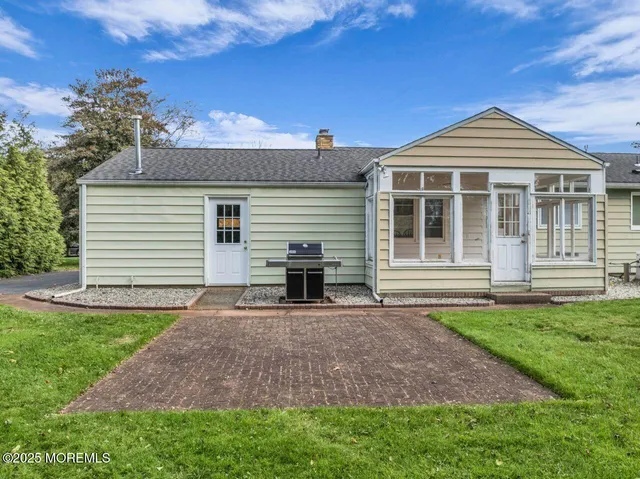 $749,900 | 201 Dogwood Lane, Lincroft, NJ 07738