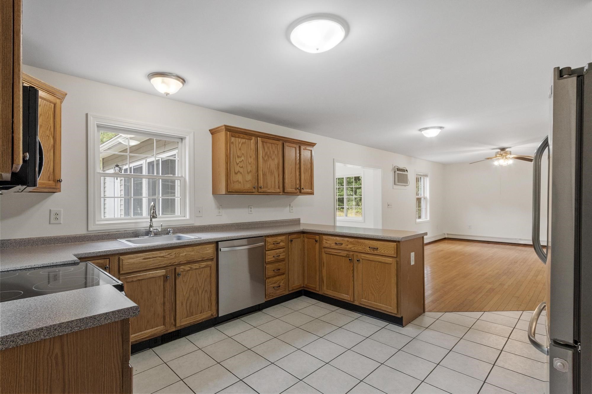 845 Bridge Street Pelham, NH 03076 - Photo 15 of 42 Gallery Image 15