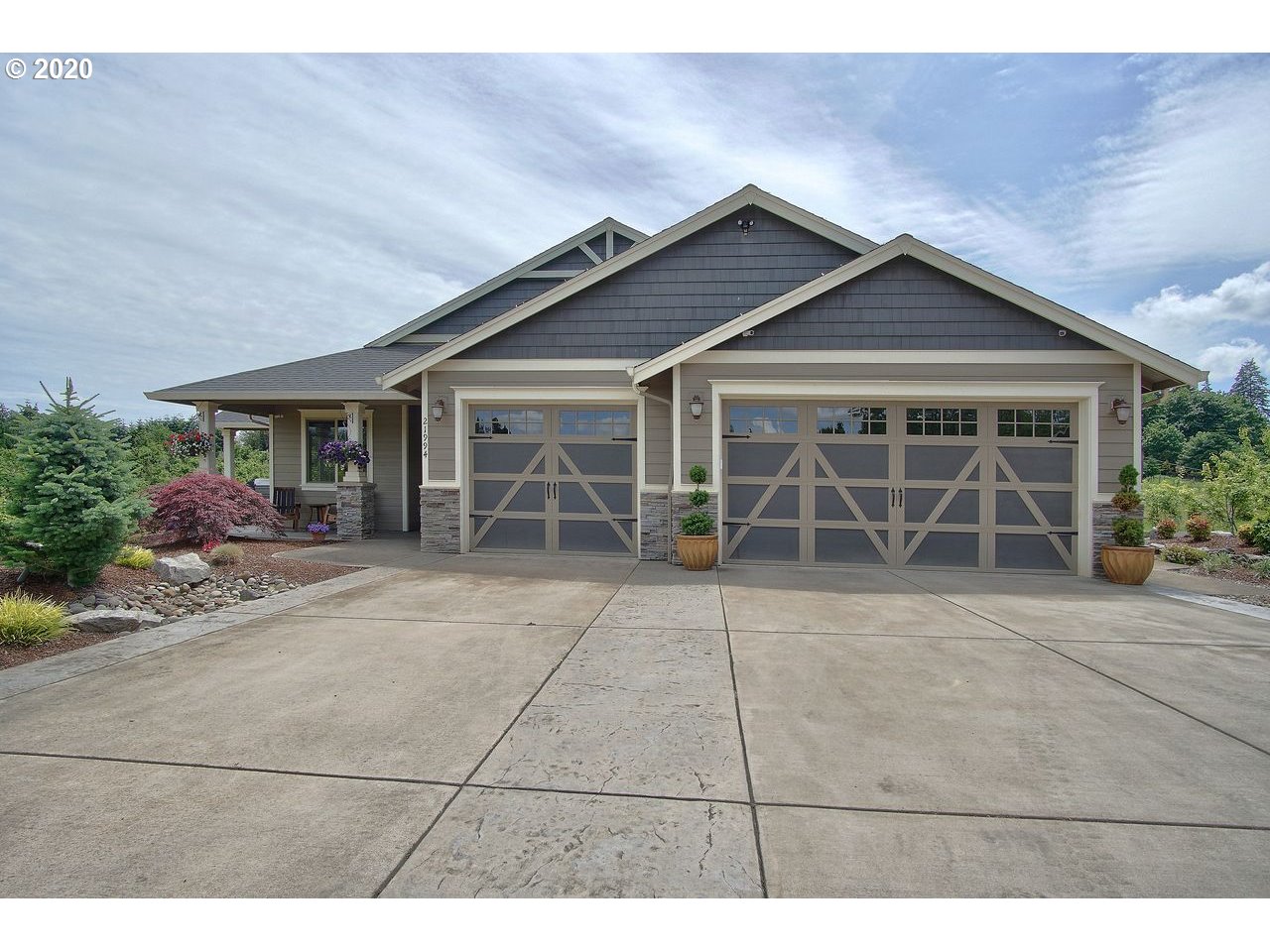 21994 Northeast Sunnycrest Road Newberg, OR 97132 - Photo 2 of 32 Gallery Image 2